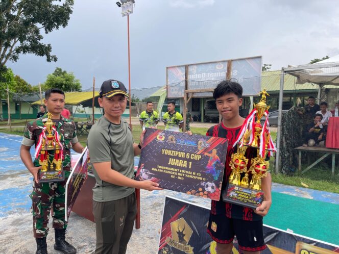 
 Turnamen Futsal U-15 Se-Kalbar yang Ditaja Yon Zipur 6/SD Resmi Ditutup