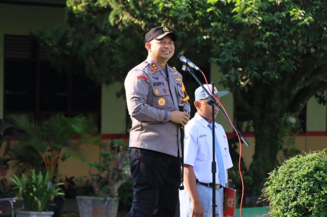 
 Gelar Police Goes To School di SMAN 1 Minas, Kapolres Siak AKBP Asep Sujarwadi paparkan sejarah Indonesia serta beri motivasi menuju sukses