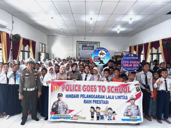 
 Gandeng ISDC, Satlantas Polres Siak Gelar Police Goes To School edukasi Penting nya Keselamatan Berlalu Lintas