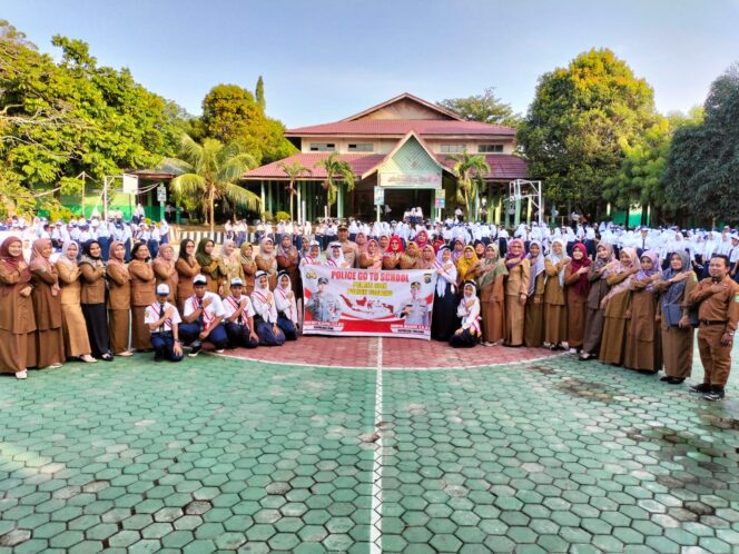 
 Police Goes To School, Panit Binmas Berikan Pembelajaran Bahaya Kenakalan Remaja Di Sekolah