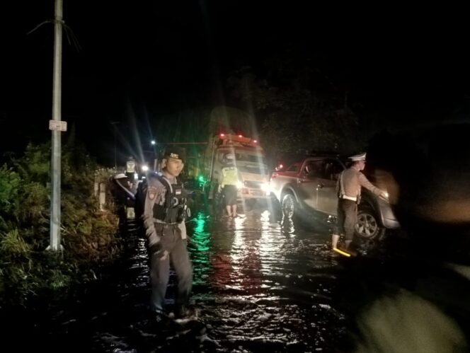 
 Curah Hujan Tinggi, Polres Kubu Raya Amankan Jalur Trans